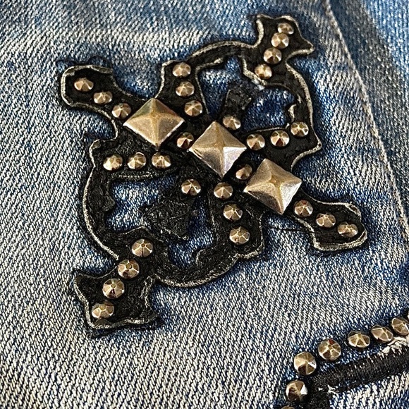 GUESS Premium blue denim studded shorts cutoffs - Picture 6 of 10